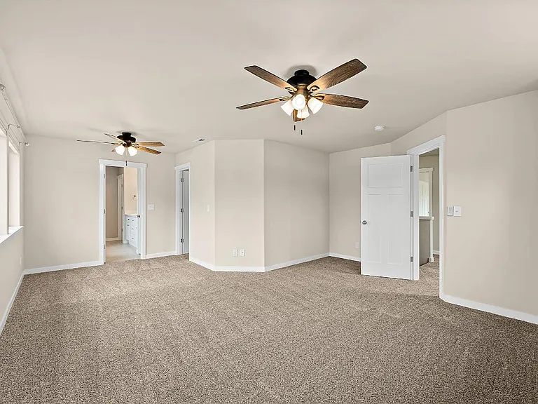 702 Hubbard Rd SE — Photo 27