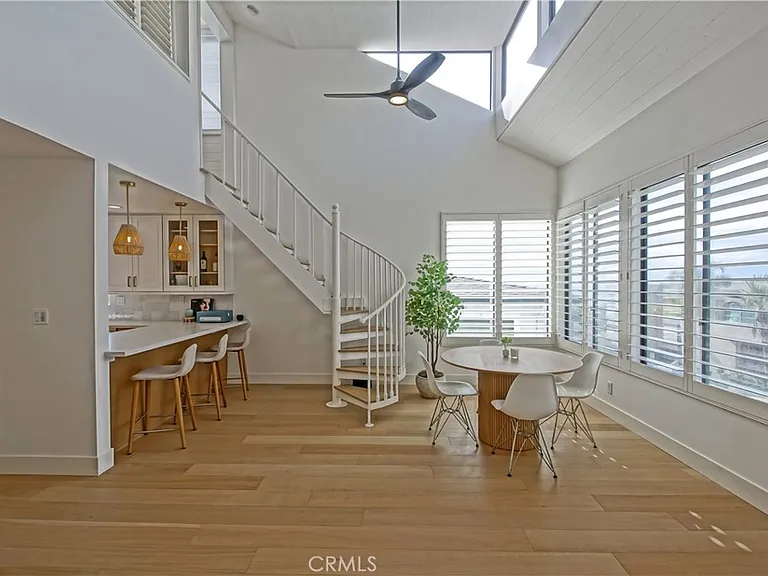 320 Marine Ave — Photo 5