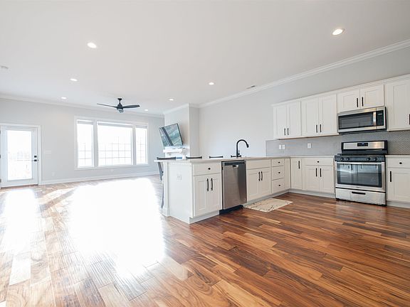 3rd image of 3246 Mallard Cir