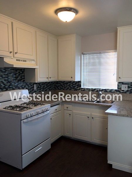 1st image of 14423 S Berendo Ave