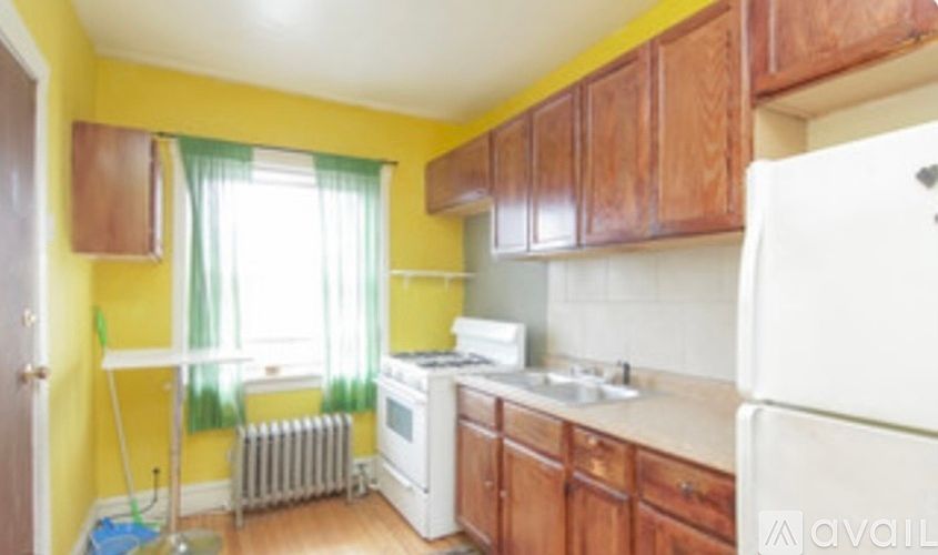 1st image of 4025 W Melrose St APT 2
