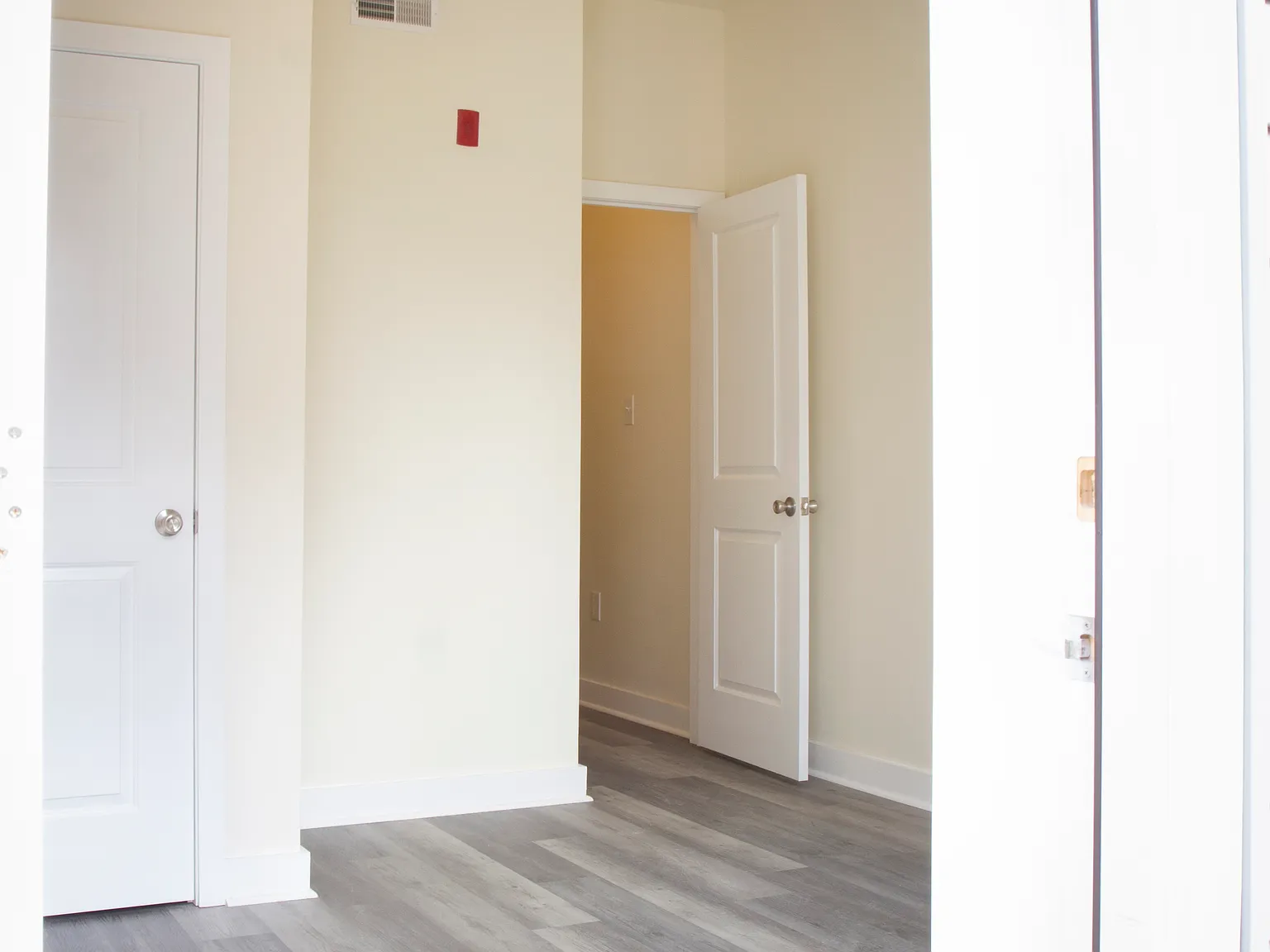 2 bed, 850 sqft, $1,499 — Photo 3