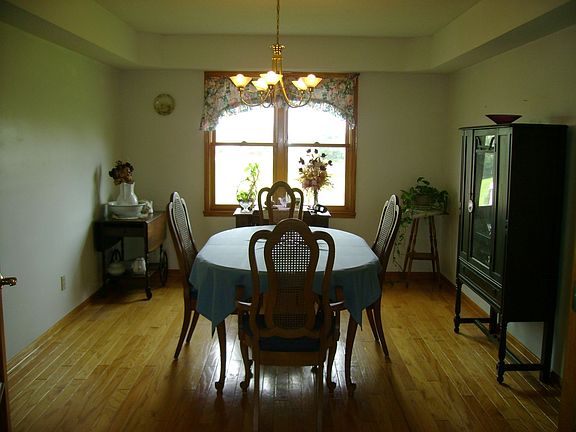 Formal Dining w/ hardwoods