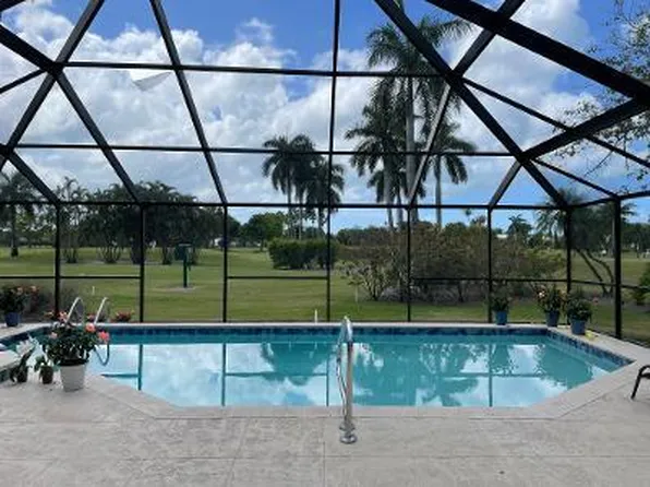 995 Wedge Dr, Naples, FL 34103