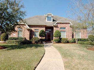 704 High Ridge Dr, Friendswood, TX 77546