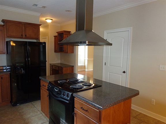 3rd image of 3272 Chateau Cir S