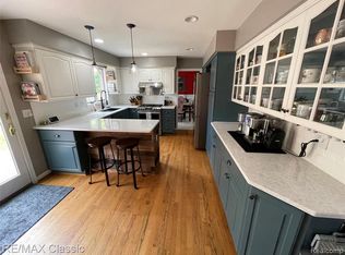 36170 Congress Rd, Farmington Hills, MI 48335