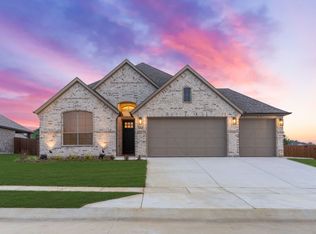 131 Lakeview Cir, Pilot Point, TX 76258
