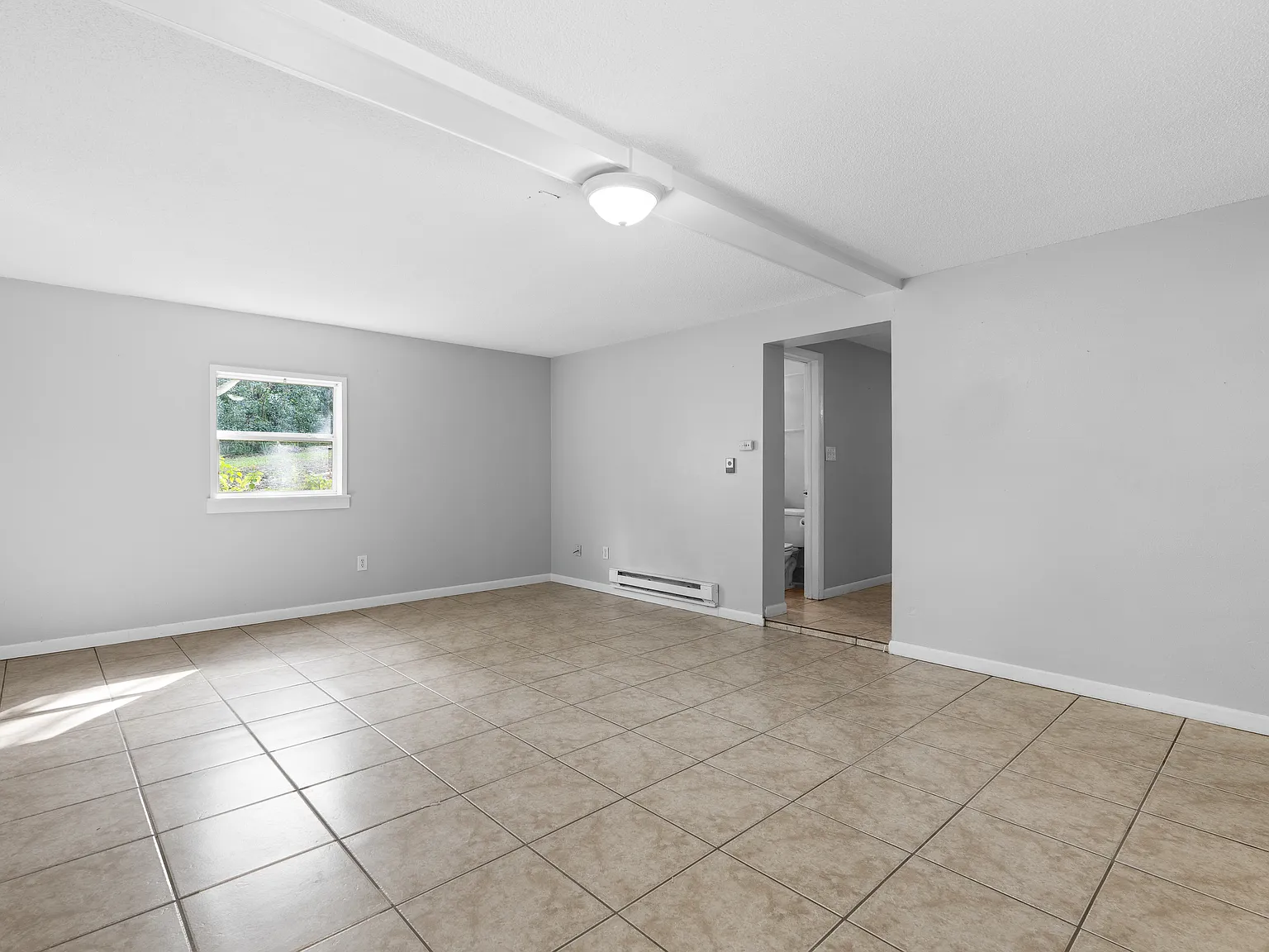 2 bed, 1000 sqft, $1,300 — Photo 3
