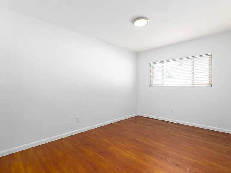 306 Dahlia Ave — Photo 14