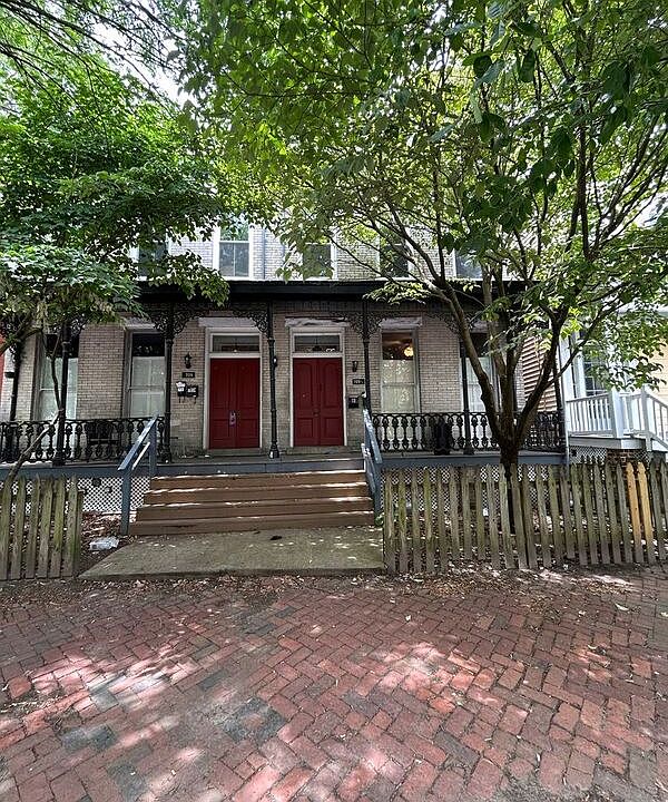 1st image of 709 1/2 W Clay St #A