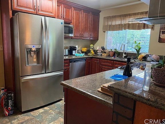 3rd image of 9541 Harriet Ln