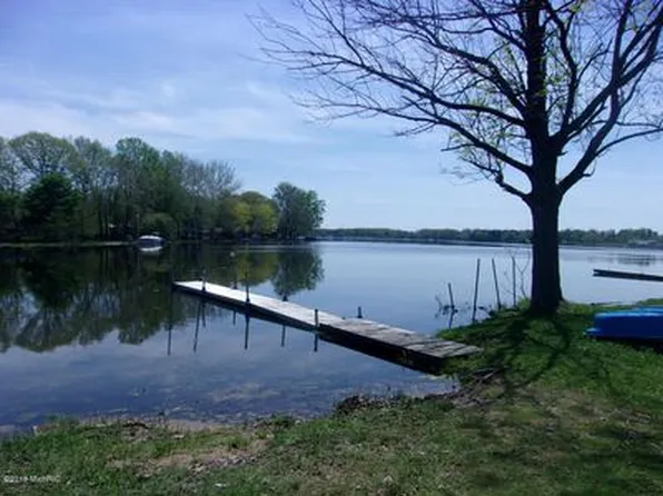 47538 84th Ave, Decatur, MI 49045