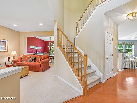 4th image of 46 Baltusrol Drive