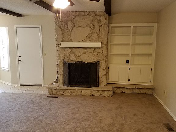 2nd image of 1021 Cambridge Dr
