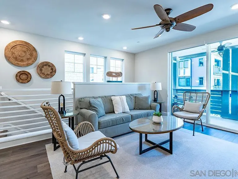 824 Jersey Ct — Photo 25