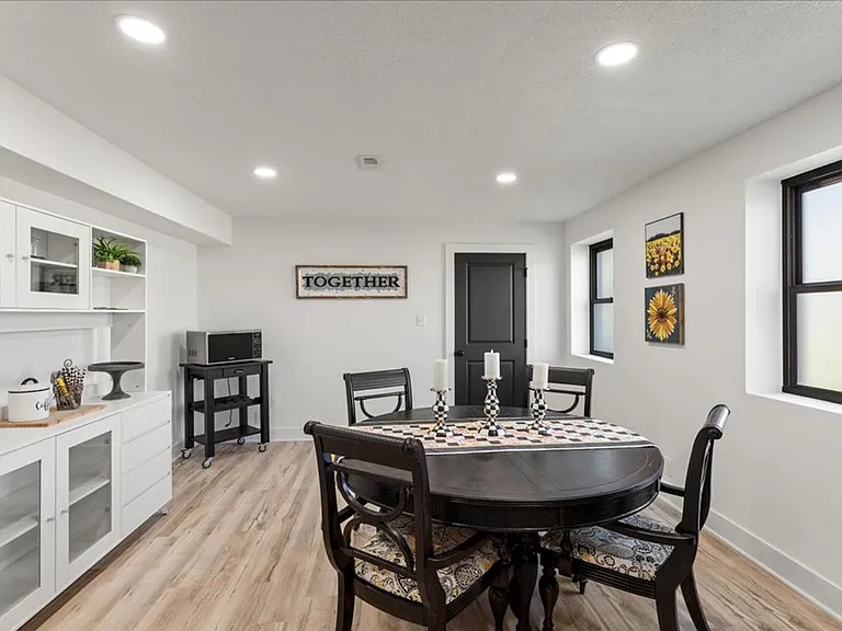 813 N Cedar Bluff Rd — Photo 32