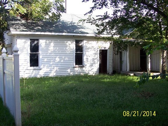 2nd image of 601 Drennen St