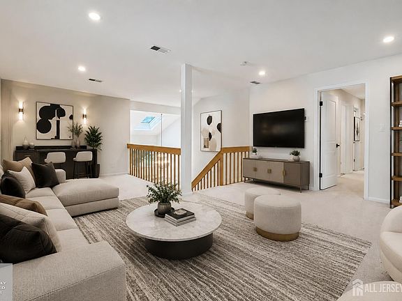 4th image of 187 Sayre Dr