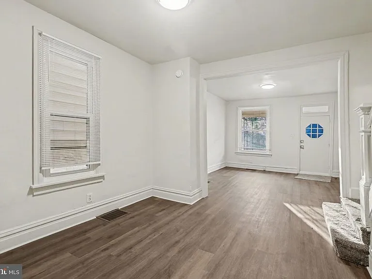 335 Poplar St — Photo 5