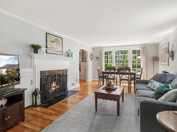 344 S Main St, Sharon, MA 02067
