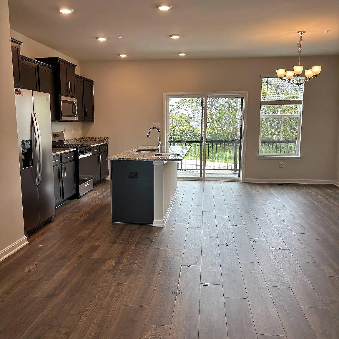 4 bed, 3.5 bath, 2382 sqft, $3,000 — Photo 2