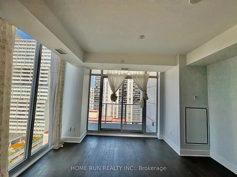 255 Bay St #3 — Photo 8