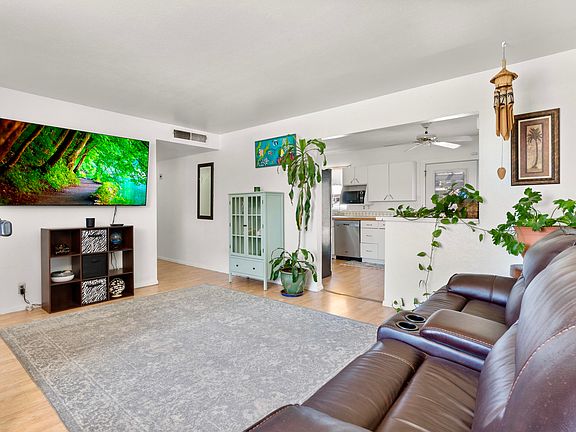 3rd image of 3913 Goodrich Ave NE