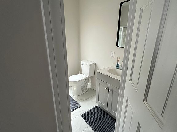 3rd image of 124 Jewett St Floor 2