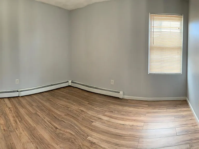 259 Carpenter St — Photo 9