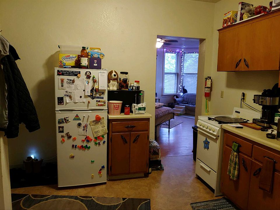 2nd image of 1217 E 2nd St APT 4