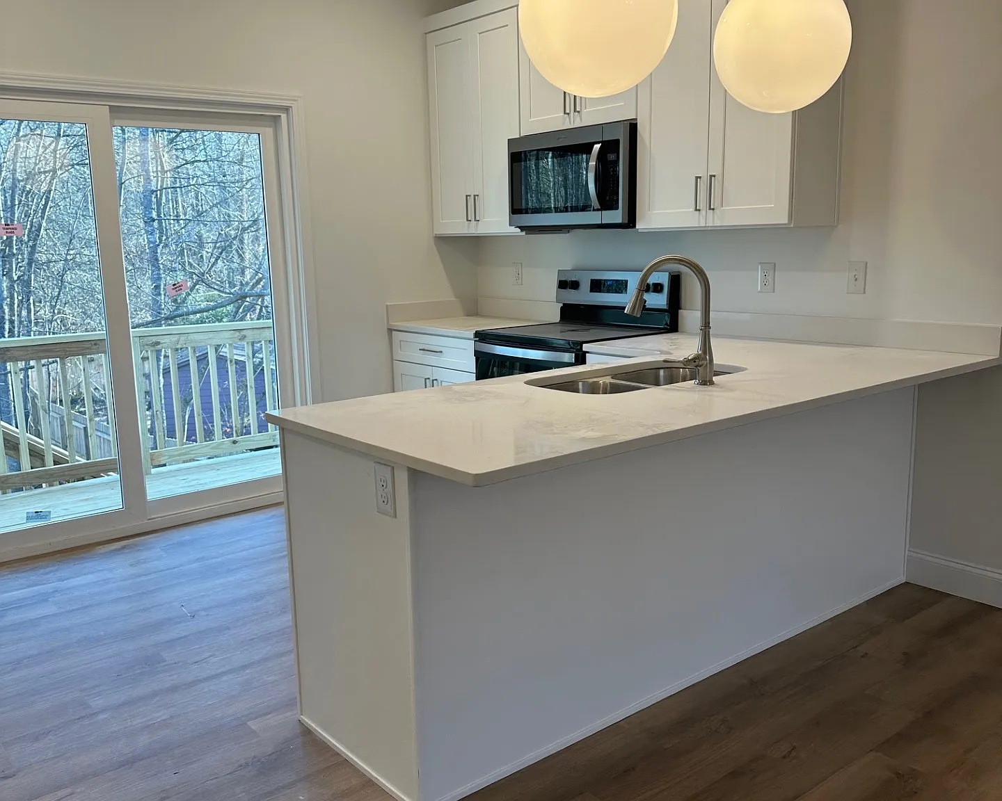 2 bed, 2.5 bath, 1050 sqft, $1,375 — Photo 2