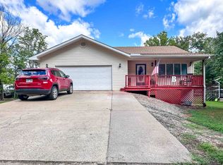 152 E Lakeshore Dr, Cherokee Village, AR 72529