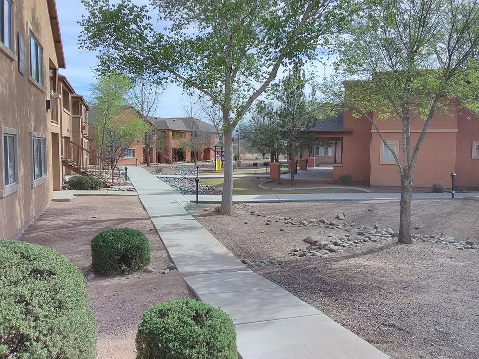 2nd image of 351 E Pearl St APT 2202