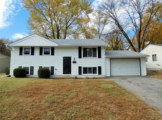 200 Persimmon Dr, O'Fallon, IL 62269