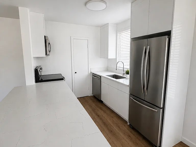 936 N Orange Grove Ave — Photo 3