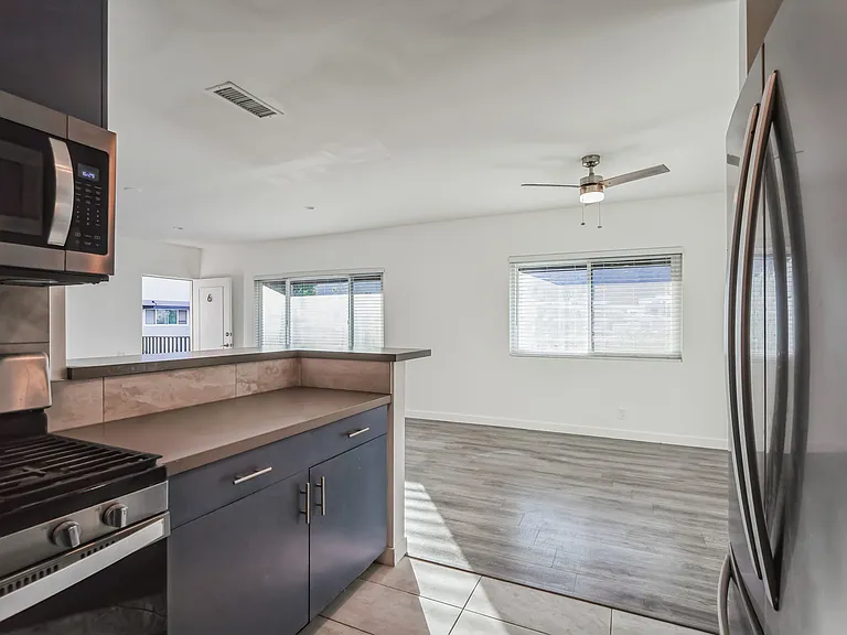 671 S Riverside Drive — Photo 10