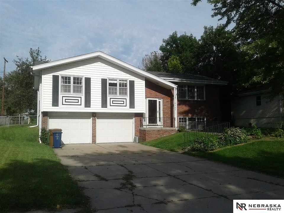 1st image of 9705 Briarwood Ln