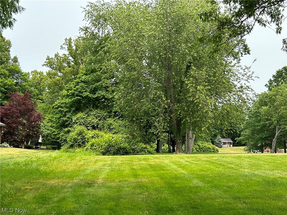 2nd image of Maple Grove Rd