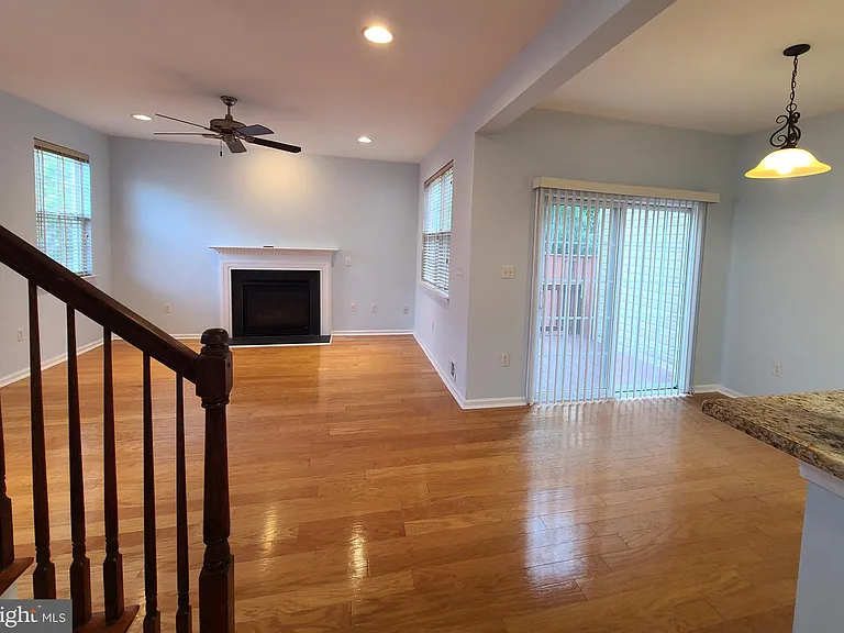 16 Scarlet Oak Dr — Photo 6