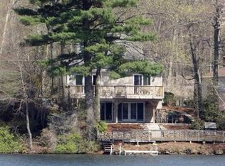 39 6th St, Brimfield, MA 01010