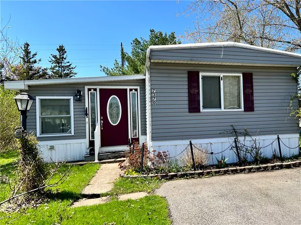 7370 Holly Vista Dr, Erie, PA 16509