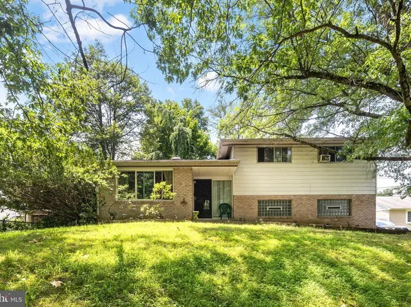 6348 Henry Ave, Philadelphia, PA 19128