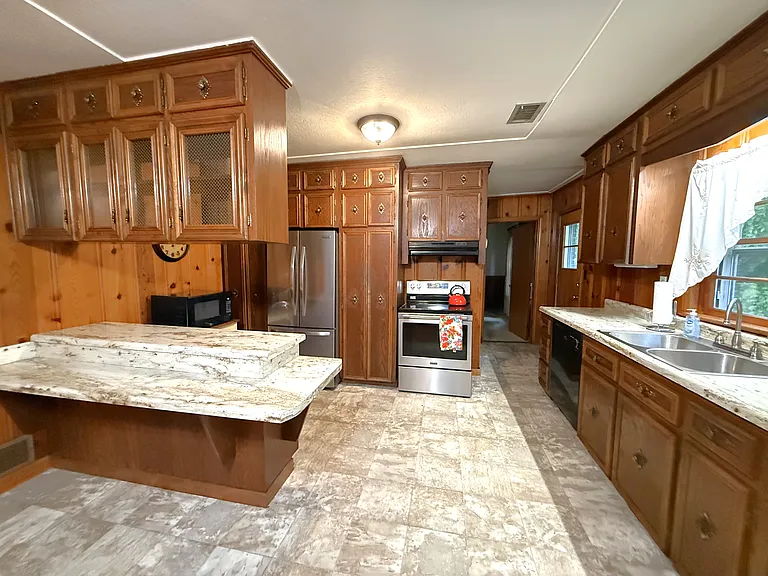 842 Burnett Station Rd — Photo 4
