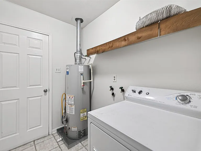 12818 Westella Dr — Photo 24