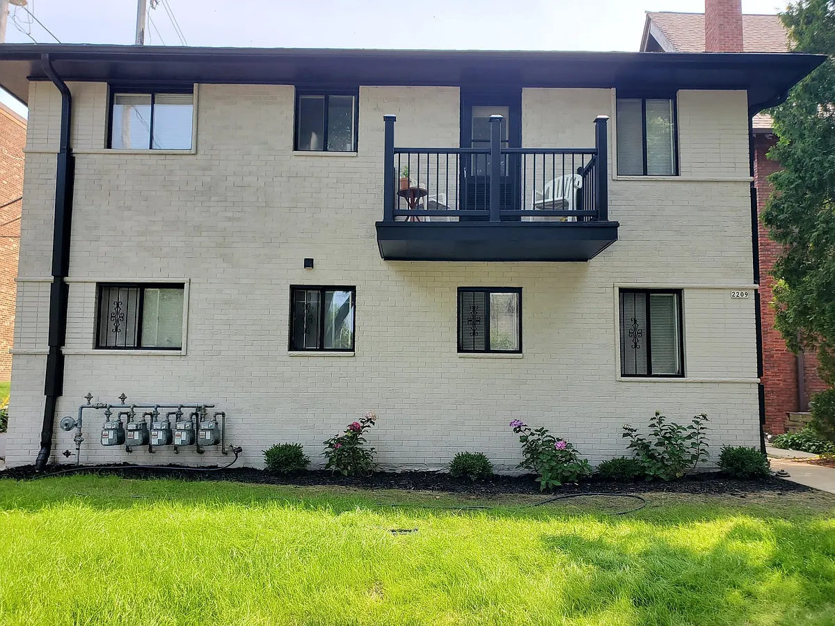 Building Photo - 2209 E Park Pl