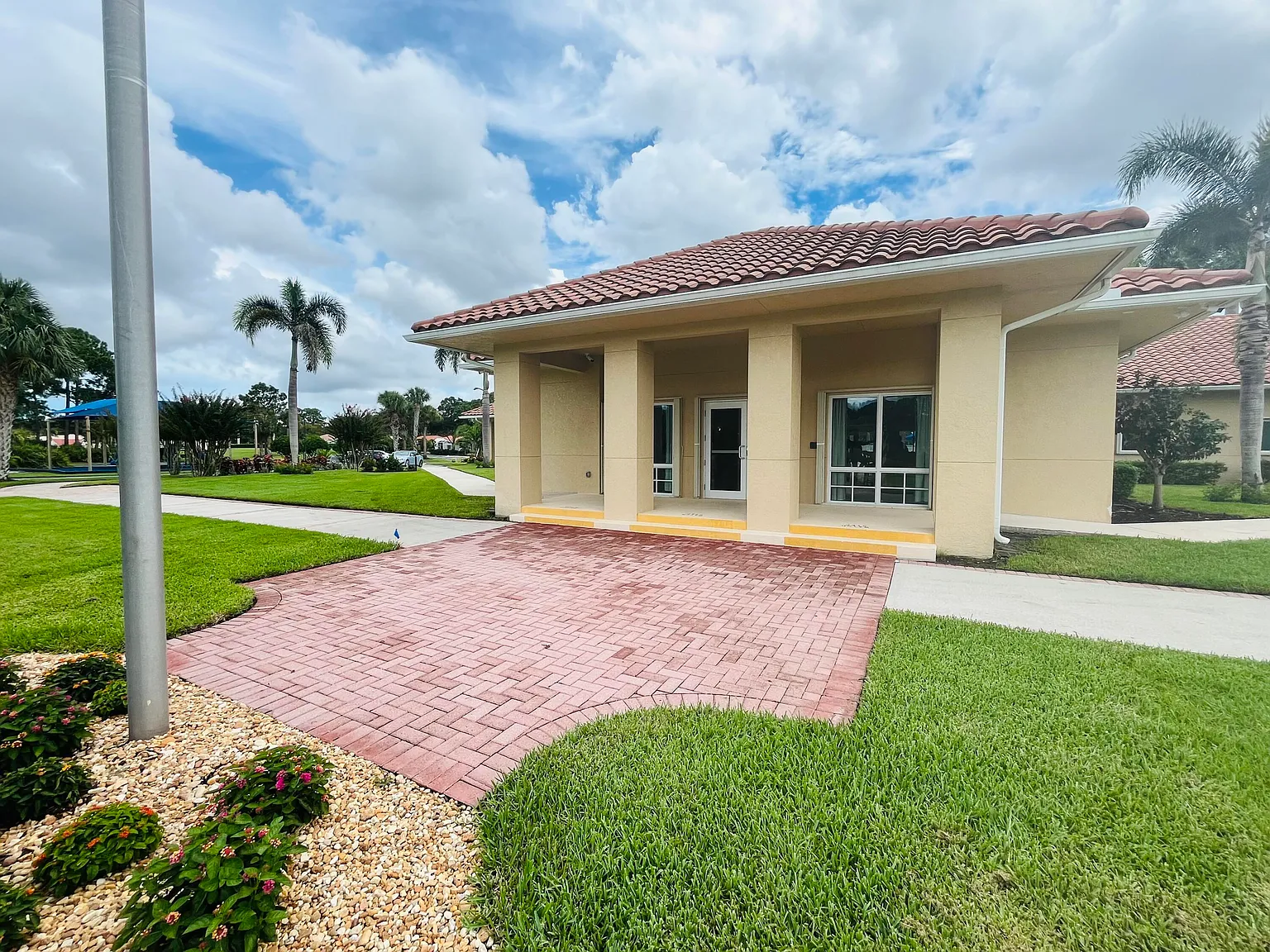 2 bed, 2.0 bath, 1454 sqft, $2,600 — Photo 4