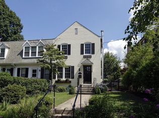 3729 R St NW, Washington, DC 20007