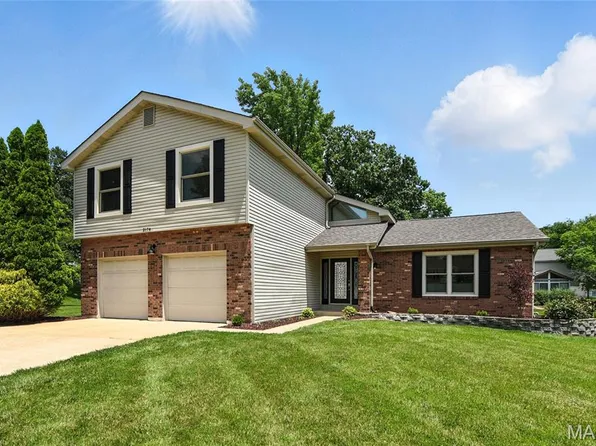 2174 Willow Ridge Ln, Chesterfield, MO 63017