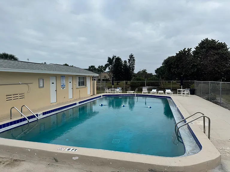 619 Desoto Ln — Photo 37